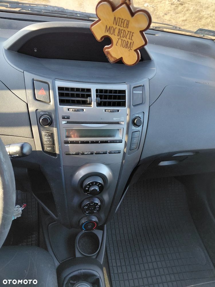 Toyota Yaris 1.0 Luna - 6