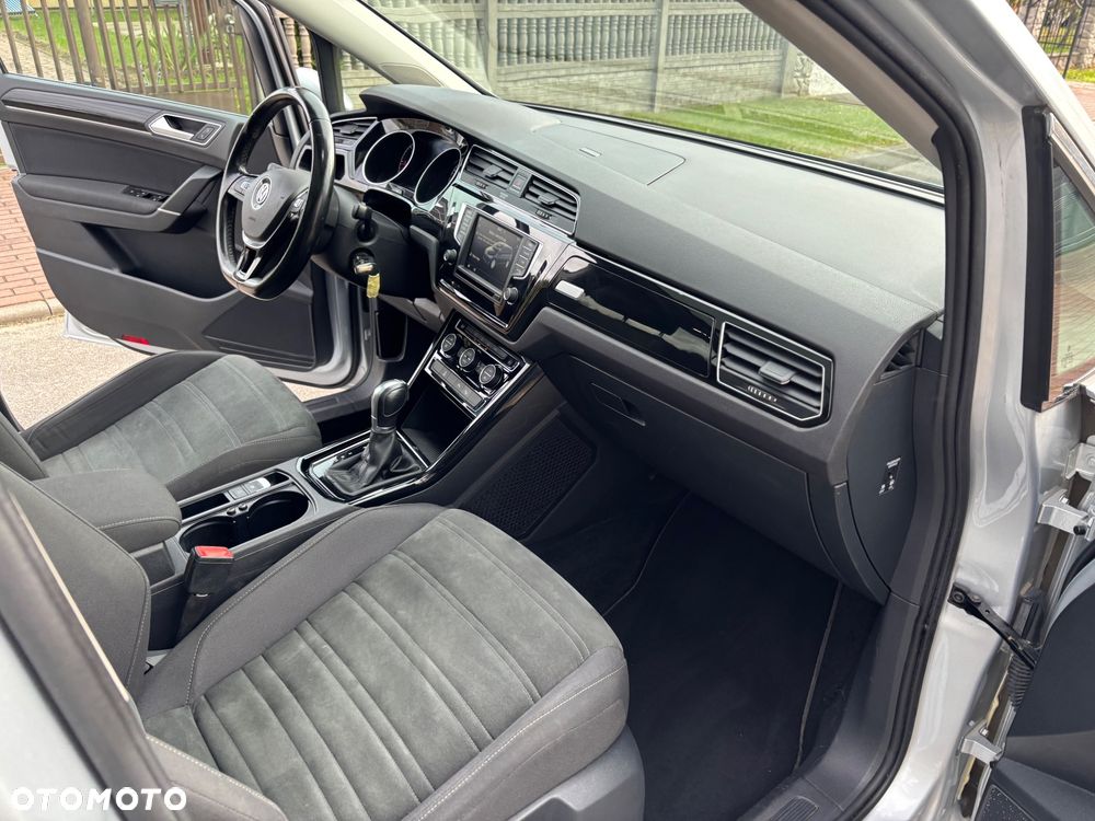 Volkswagen Touran 2.0 TDI SCR DSG Comfortline - 10