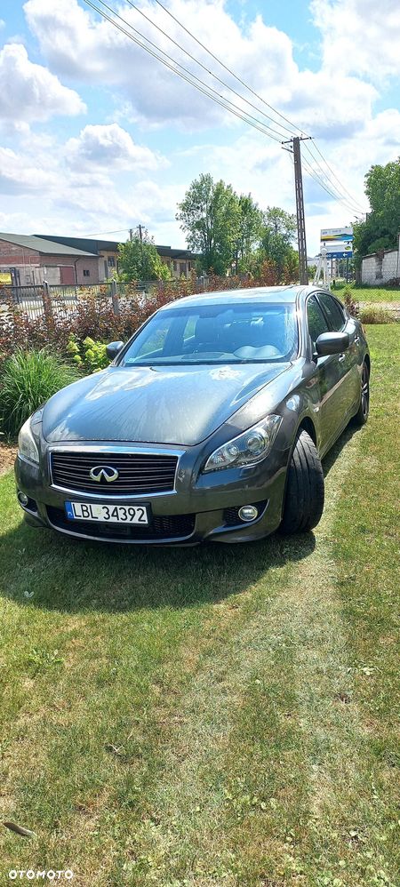 Infiniti M - 2