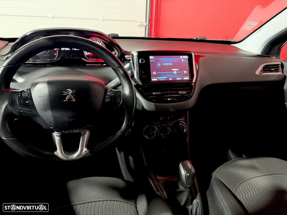 Peugeot 208 1.2 PureTech Style - 25