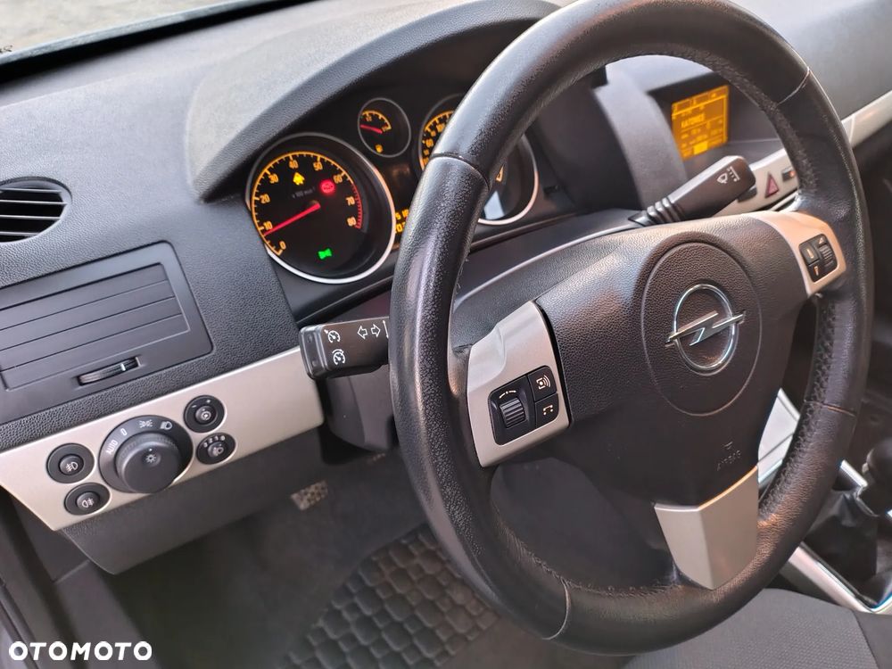 Opel Astra 1.6 Easytronic NAVI - 18