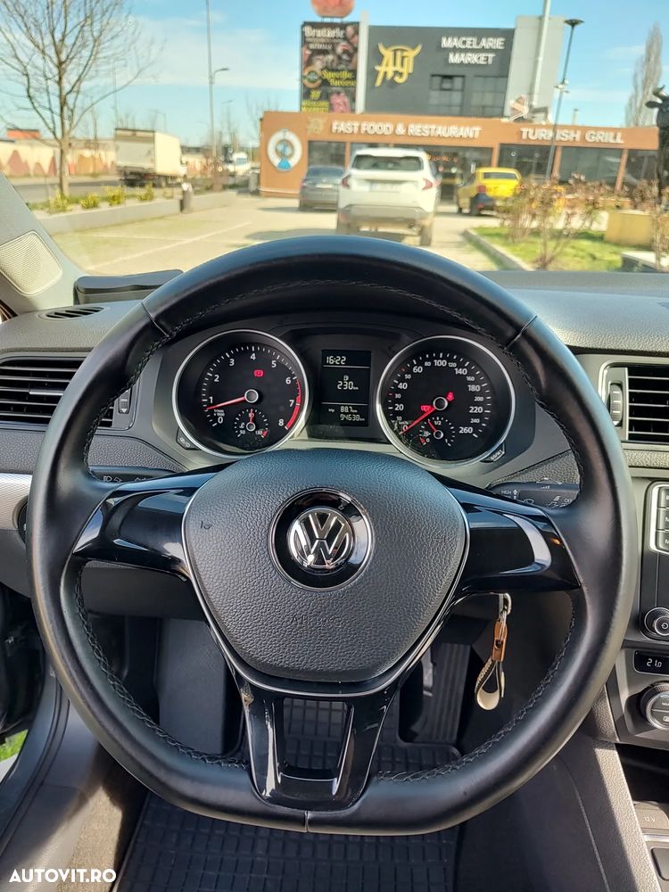 Volkswagen Jetta 1.2 TSI Comfortline - 16