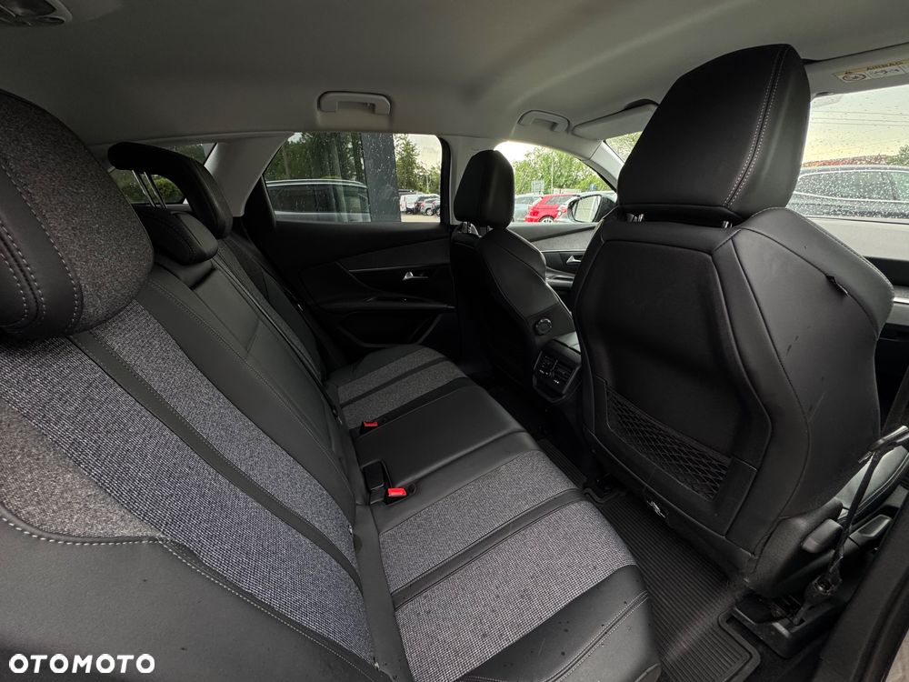 Peugeot 3008 1.6 PureTech GPF Allure S&S EAT8 - 19