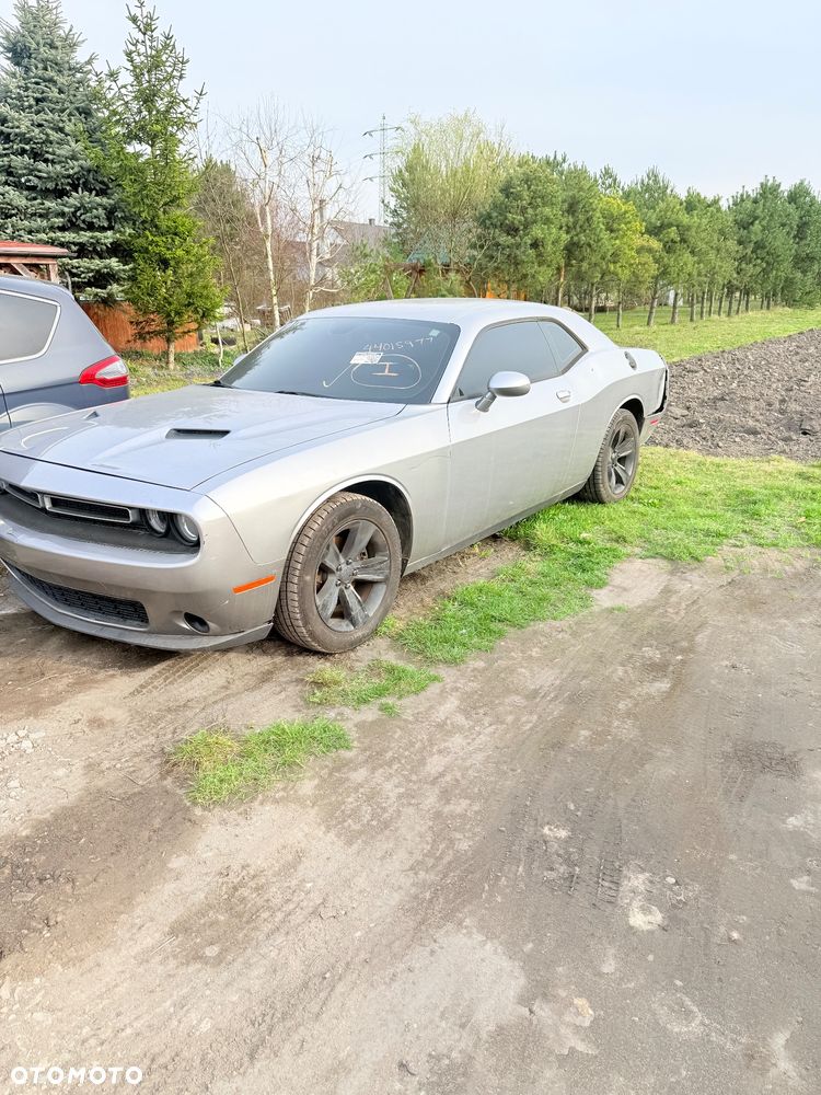 Dodge Challenger - 2