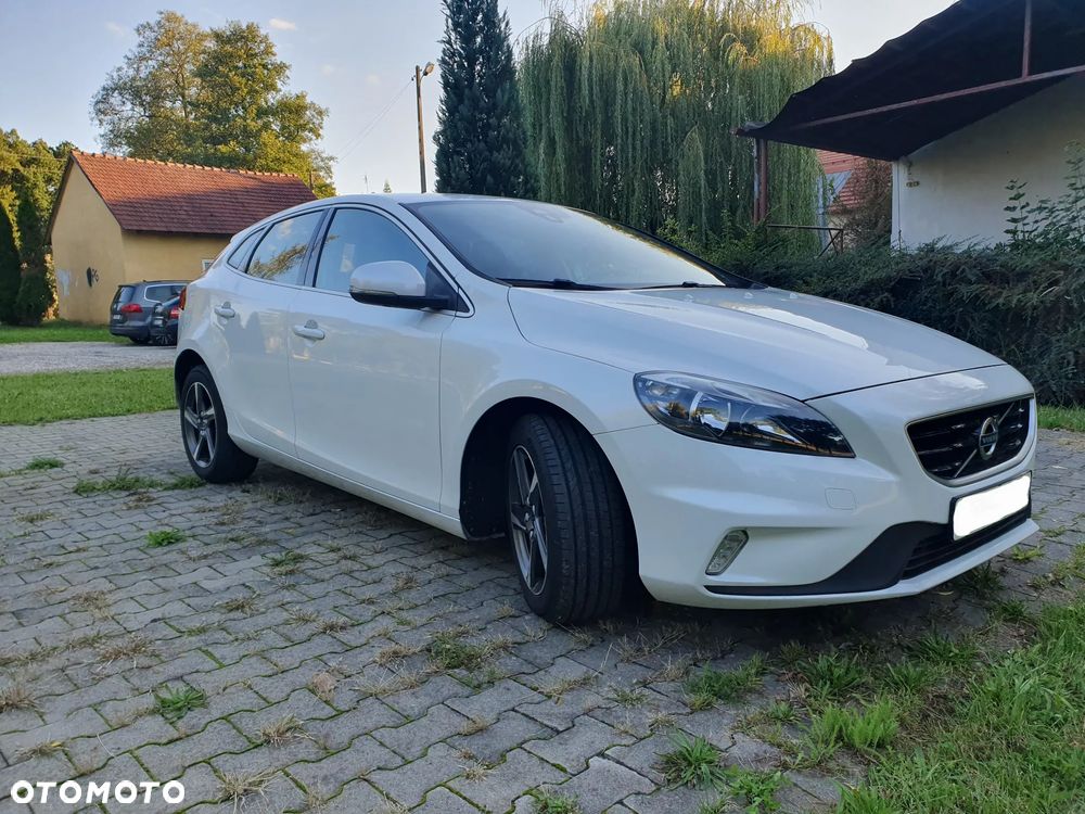 Volvo V40 D2 Drive-E R-Design Kinetic - 2
