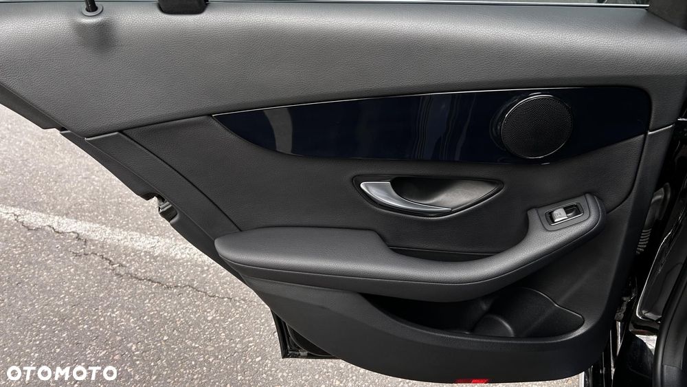 Mercedes-Benz Klasa C 180 9G-TRONIC - 25