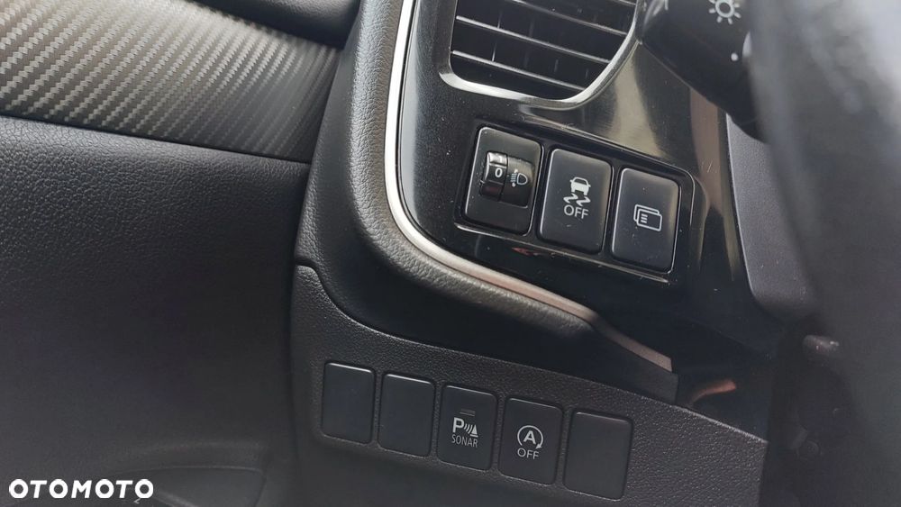 Mitsubishi Outlander 2.0 2WD Invite - 25