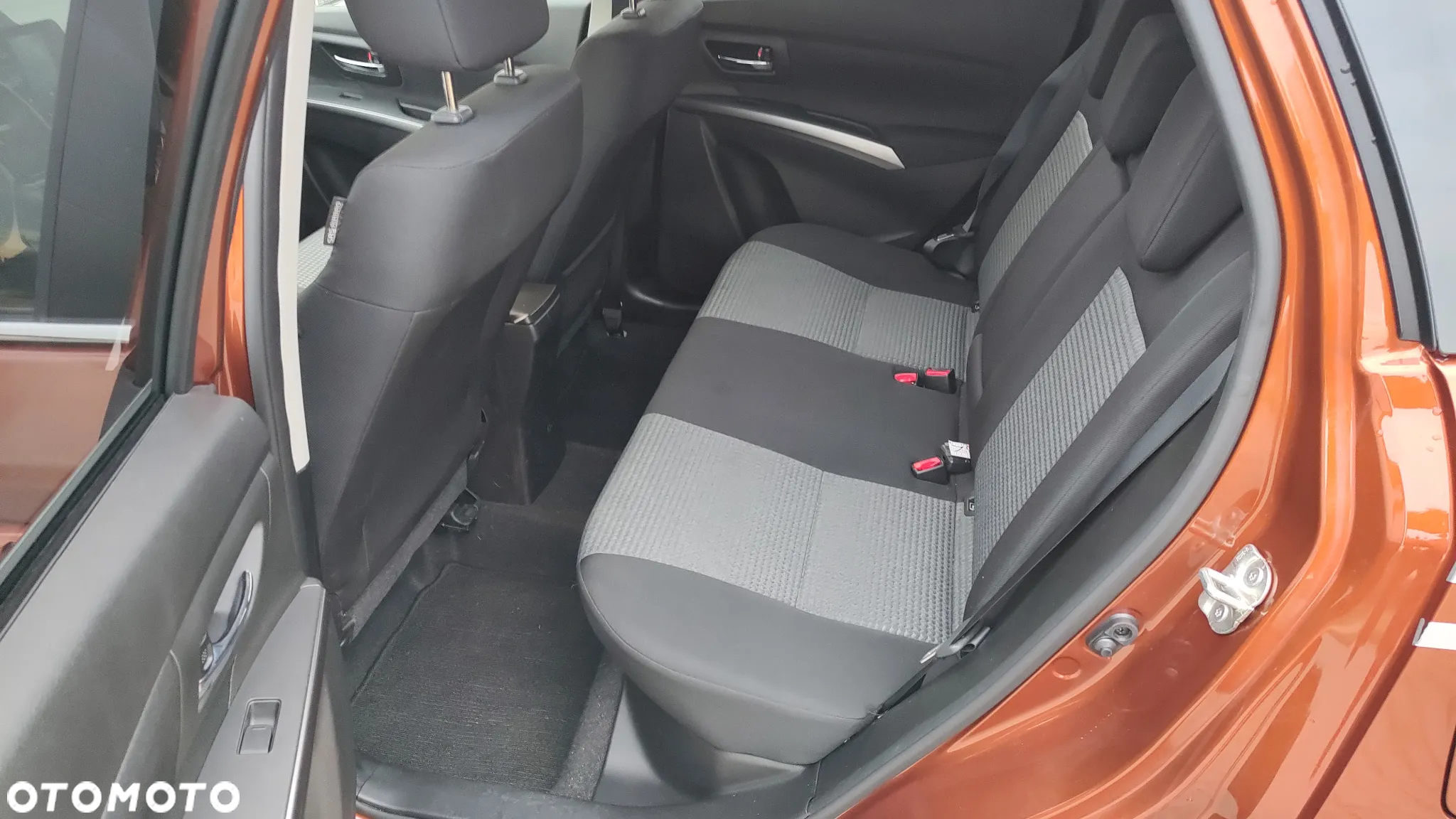 Suzuki SX4 S-Cross 1.5 DualJet Hybrid Premium Plus SP AGS - 19