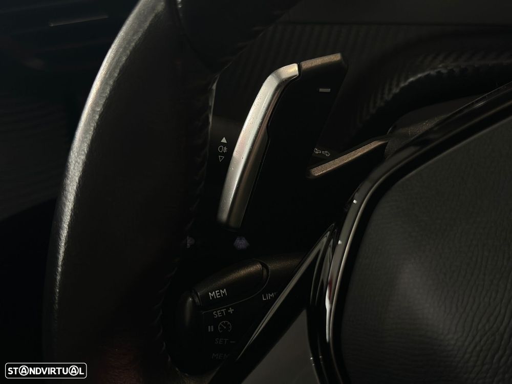 Peugeot 208 - 16
