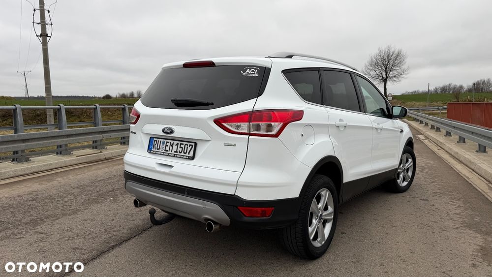 Ford Kuga 1.6 EcoBoost 2x4 Trend - 2