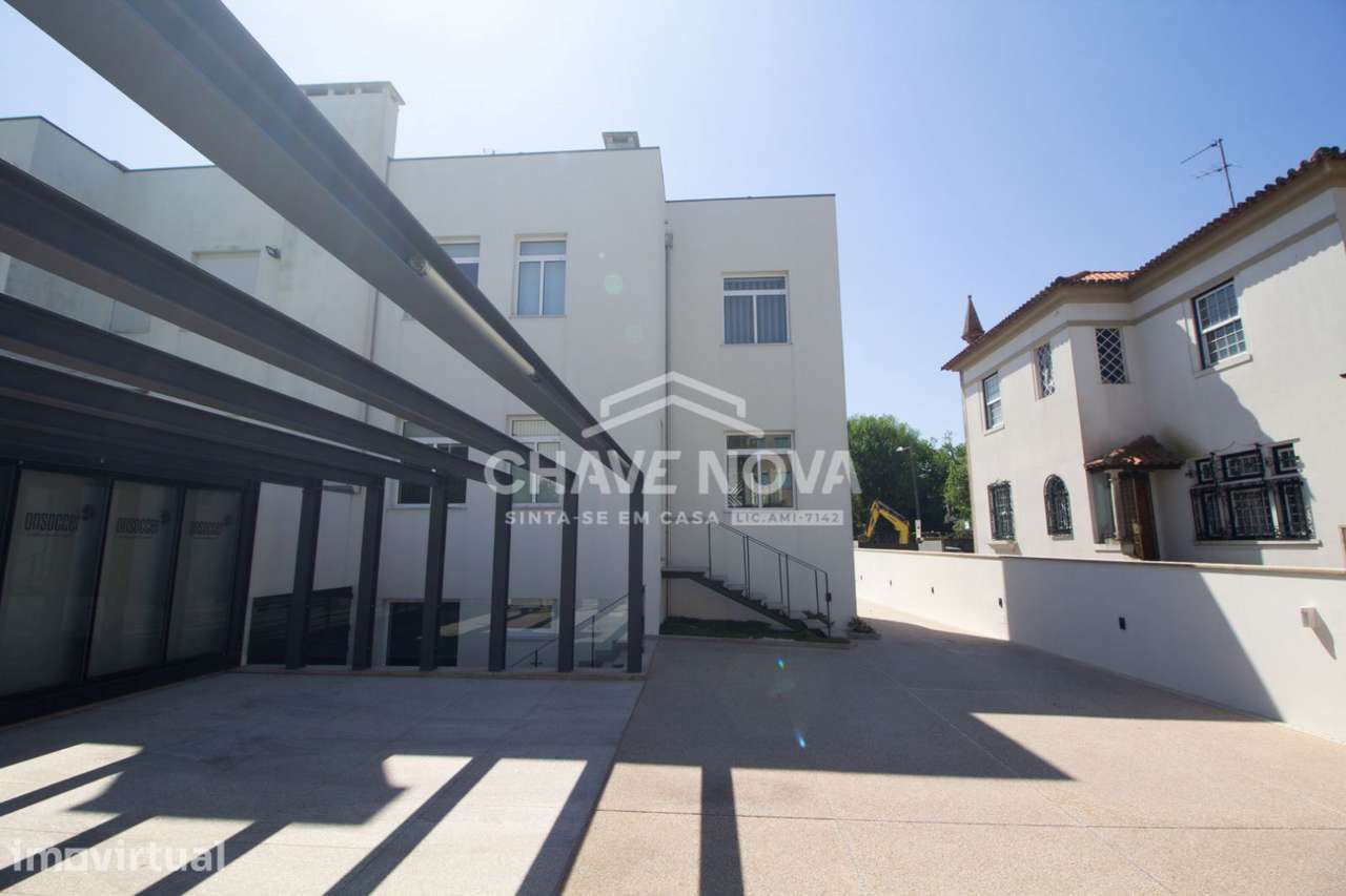 Moradia Isolada V3 c/ Jardim e Terraço no Porto - Grande imagem: 3/25