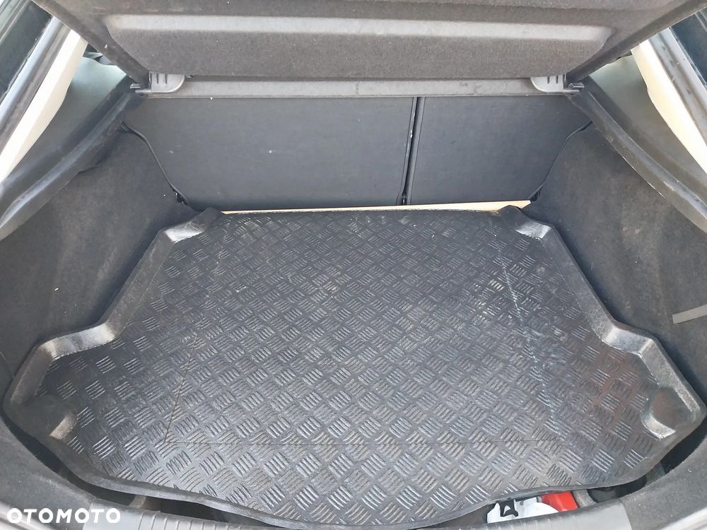 Ford Mondeo 1.8 TDCi Trend - 12