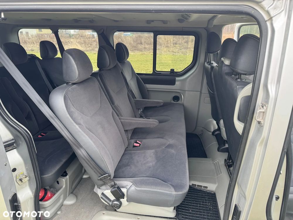 Renault Trafic FAP Grand Passenger Black Edition - 13