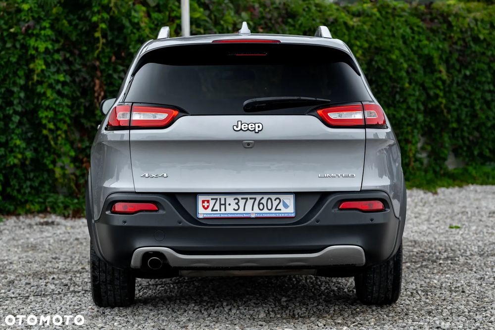 Jeep Cherokee - 12
