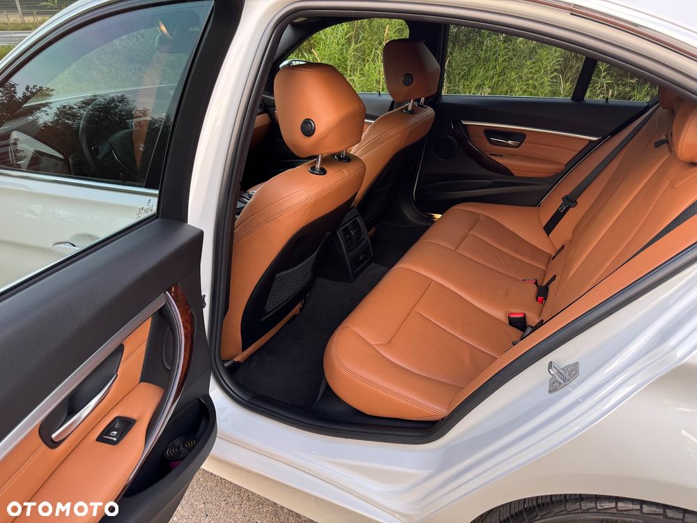 BMW Seria 3 330e iPerformance Luxury Line - 17