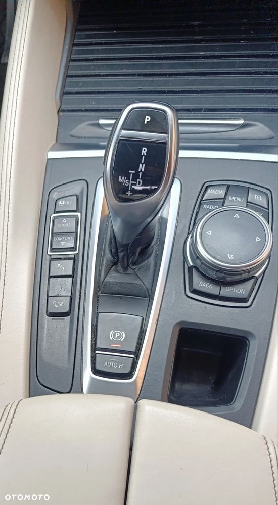 BMW X6 xDrive40d - 11
