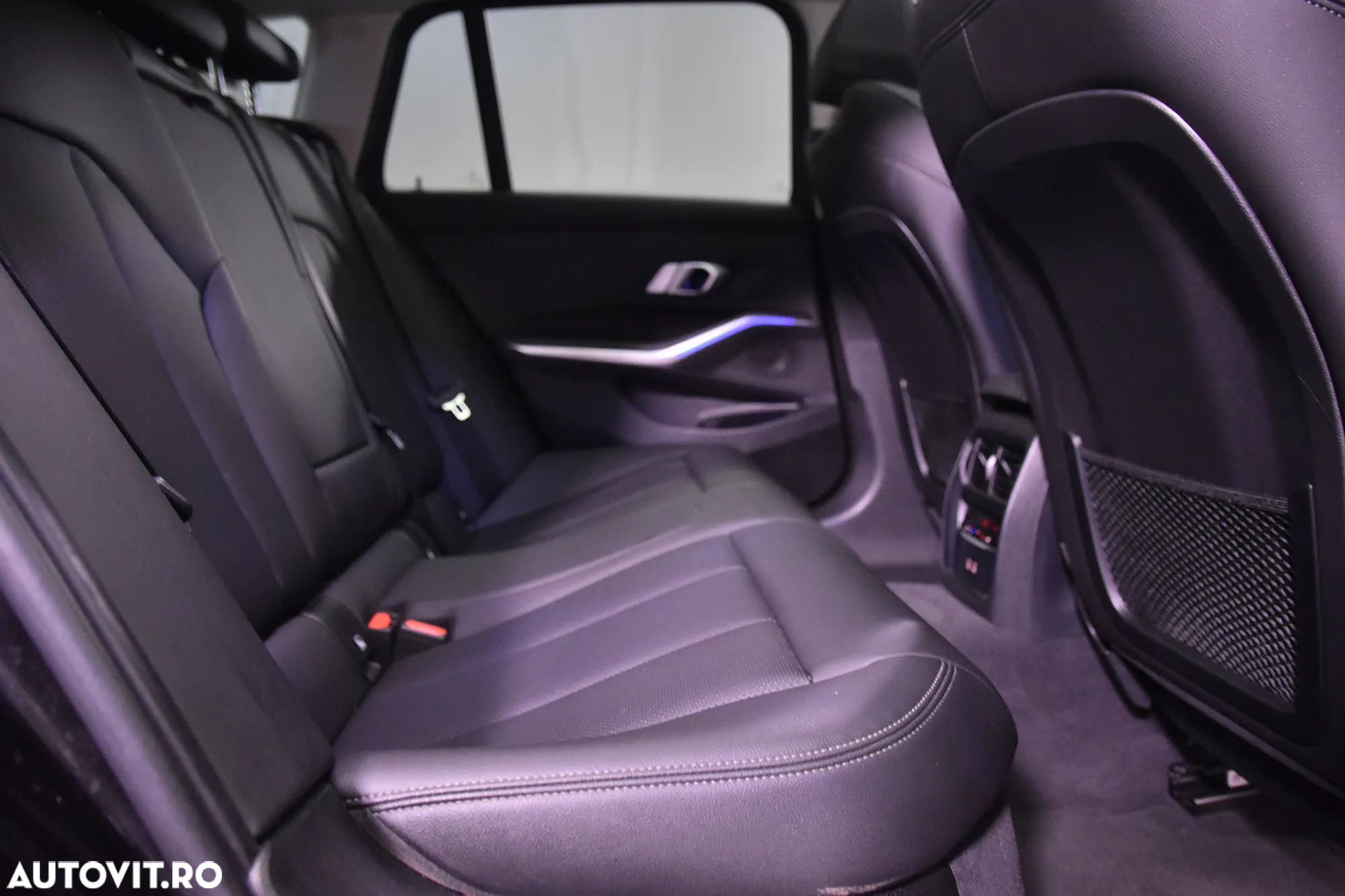 BMW Seria 3 320d xDrive AT - 12