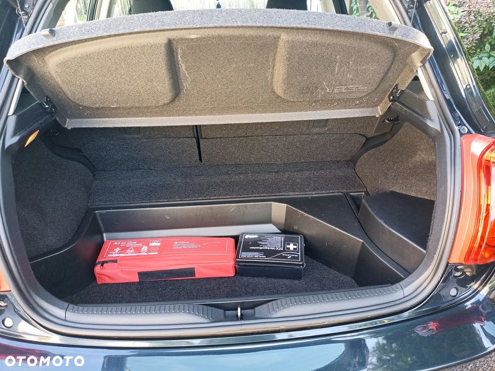 Toyota Auris 1.8 HSD Prestige NAVI - 12