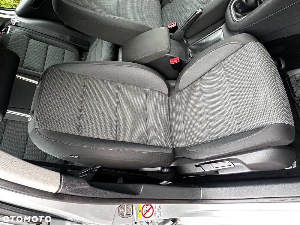 Volkswagen Golf 1.6 Comfortline - 27