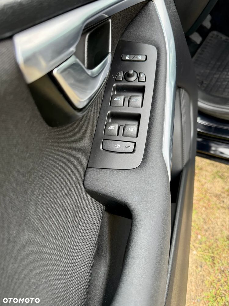 Volvo V40 T2 Momentum - 16