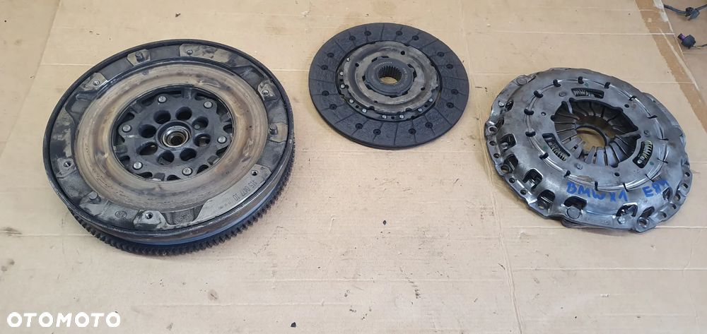 Sprzęgło tarcza docisk koło dwumas BMW X1 E84 2.0D 1240523 - 1