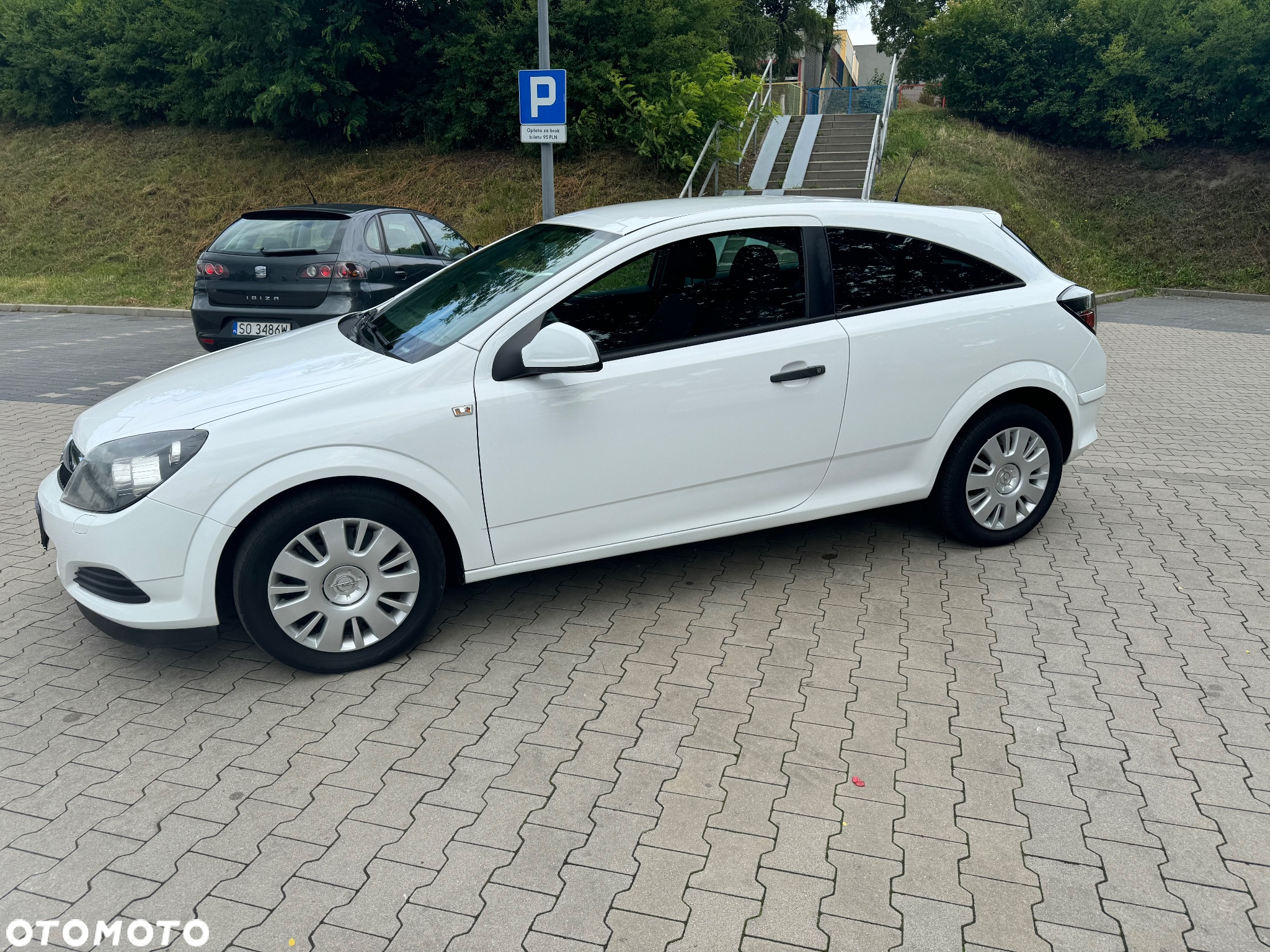 Opel Astra III GTC 1.4 Cosmo - 6