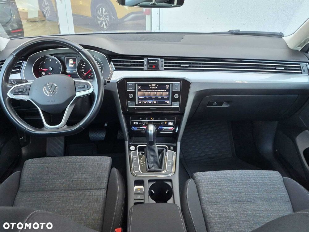 Volkswagen Passat - 8