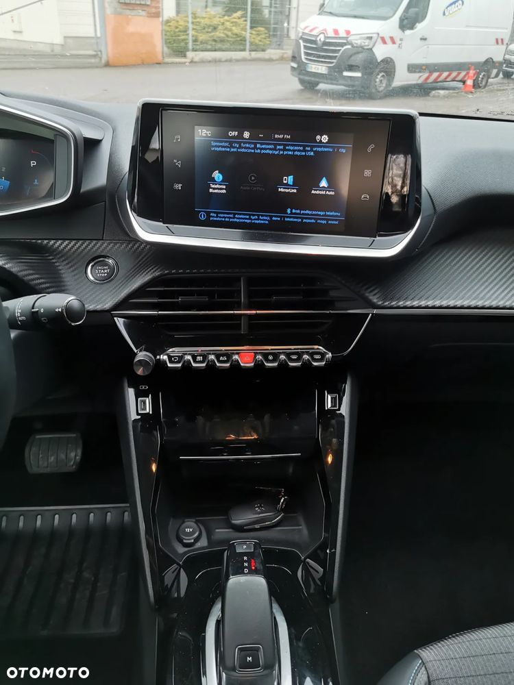 Peugeot 208 PureTech 100 EAT8 Allure - 21