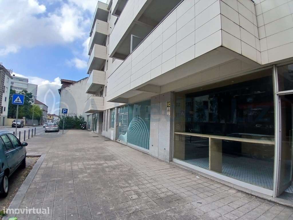 Loja à Venda | Excelente Localização - Rotunda Boavista / Oliveira ... - Grande imagem: 2/4