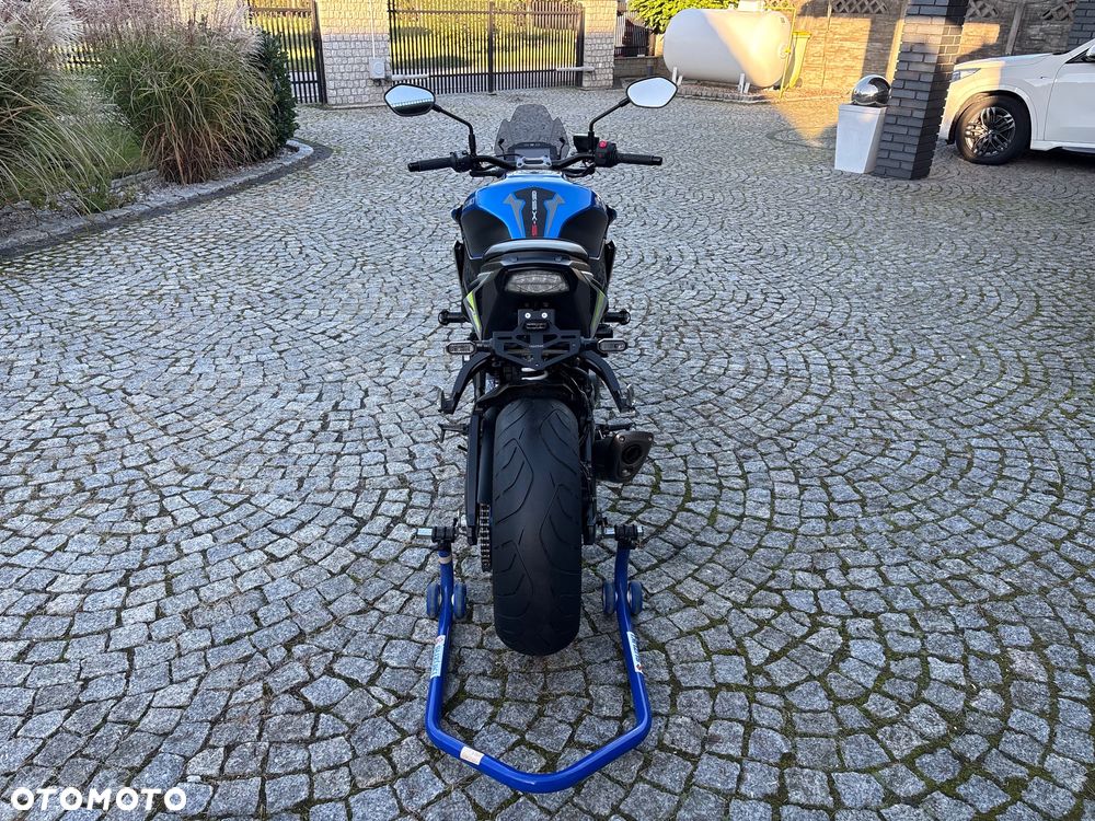 Suzuki GSX - 30