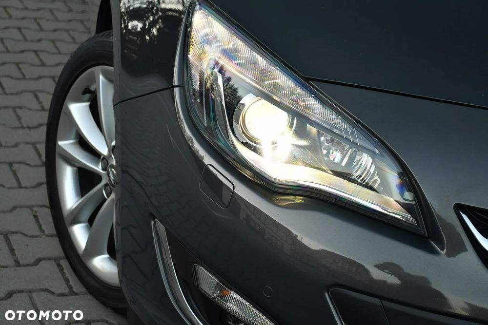 Opel Astra IV 1.4 T Cosmo - 5