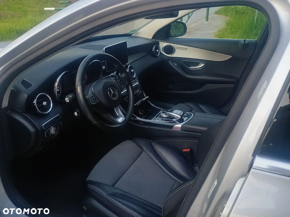Mercedes-Benz Klasa C 200 4Matic 9G-TRONIC Avantgarde - 12