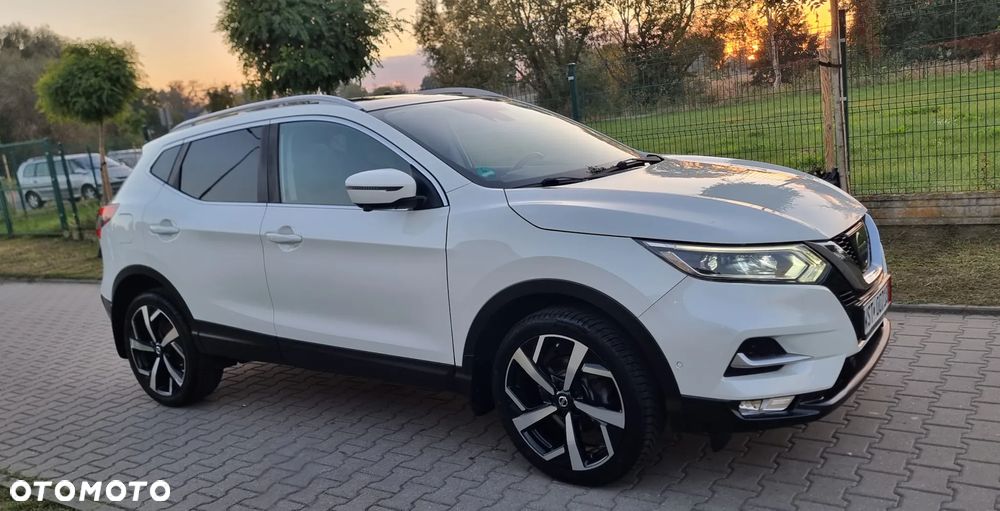 Nissan Qashqai 1.2 DIG-T Xtronic TEKNA+ - 4