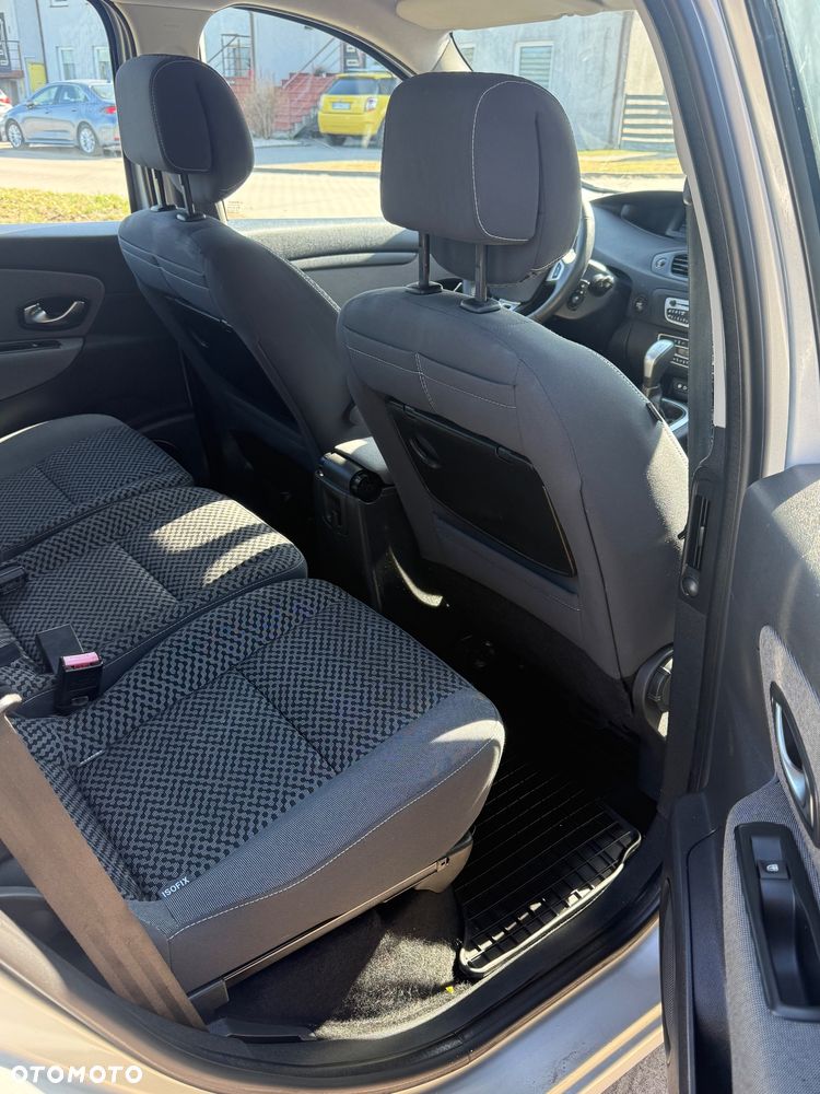 Renault Scenic dCi 110 EDC Paris - 13