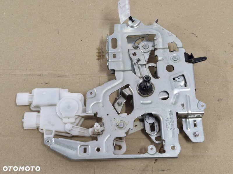 RENAULT MASTER III 3 ZAMEK DRZWI PRZESUWNYCH PRAWY 826703236R - 1
