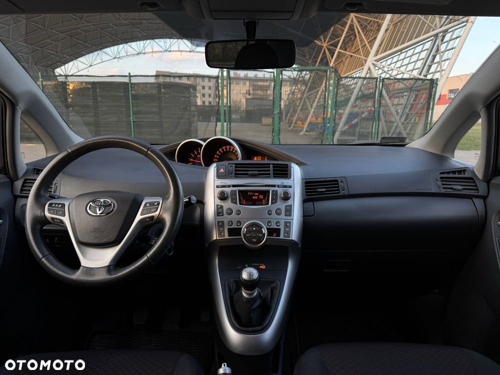 Toyota Verso 2.0 D-4D Premium - 30
