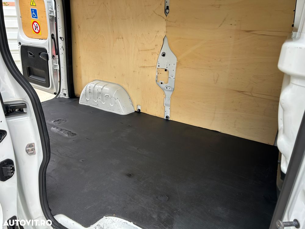 Renault Trafic - 25