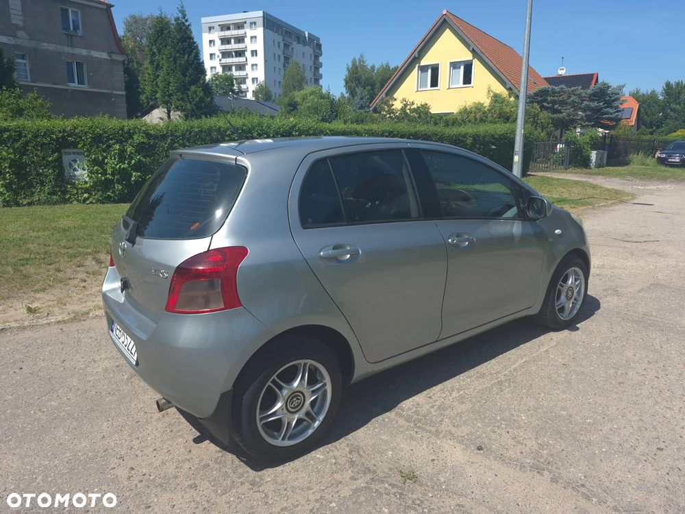 Toyota Yaris 1.4 D-4D Prestige - 6