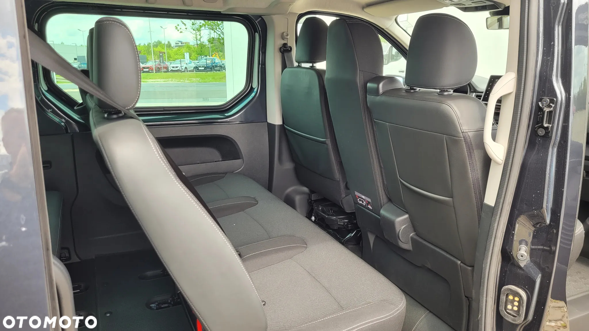 Renault Trafic - 12