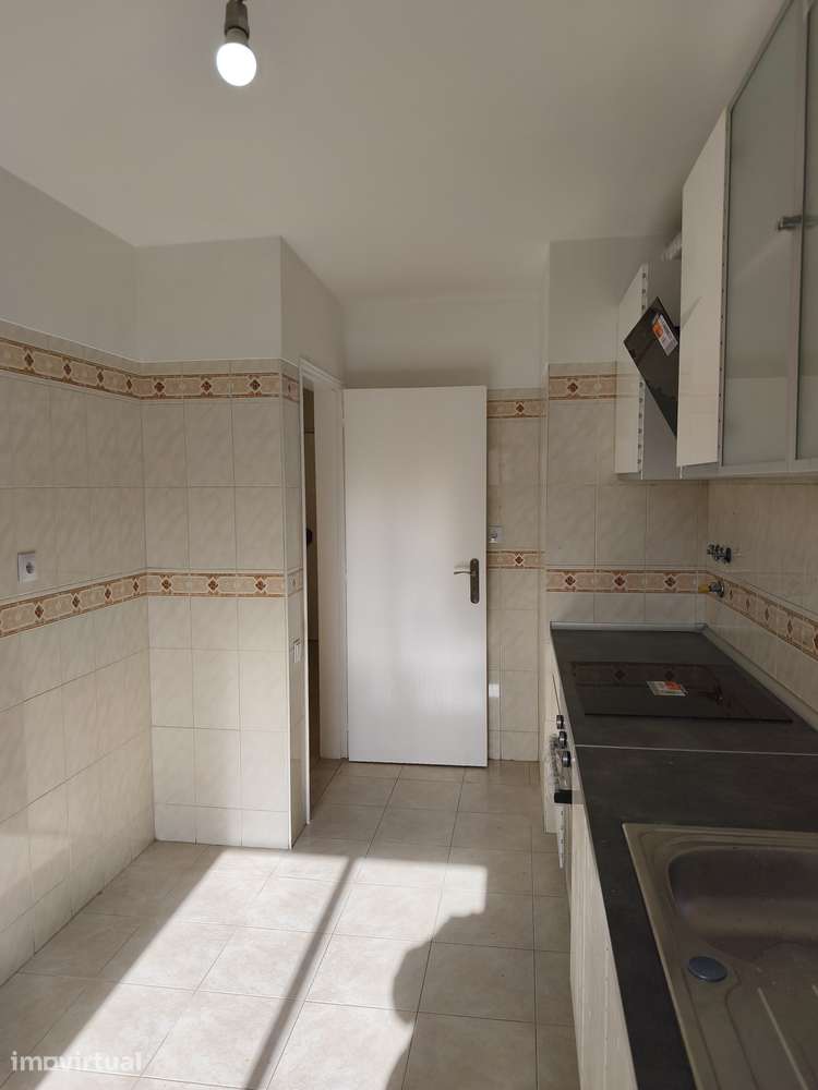 T2 Sintra-Tapada das Mercês, totalmente remodelado, boa oportunidade. - Grande imagem: 2/29
