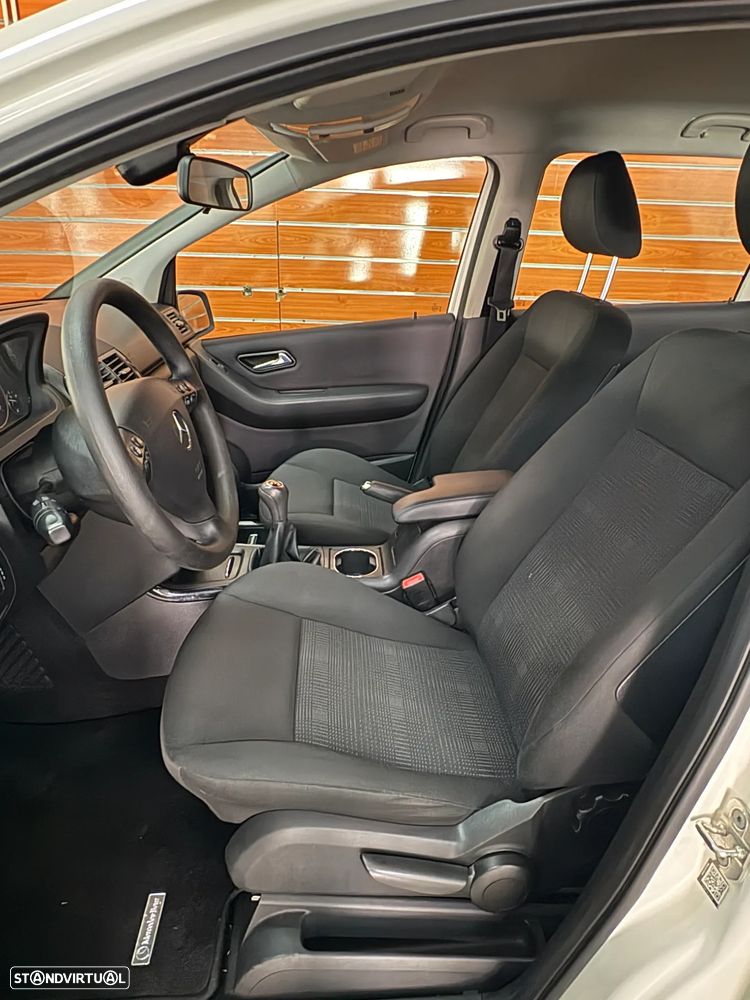 Mercedes-Benz A 160 Avantgarde BlueEfficiency - 11