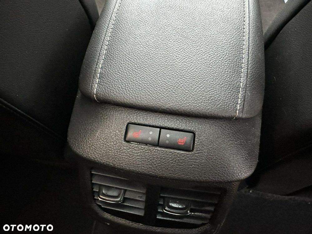 Ford Mondeo - 33