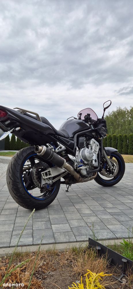 Yamaha FZS - 4