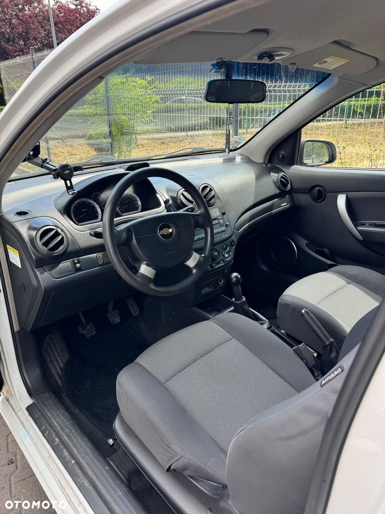 Chevrolet Aveo - 8