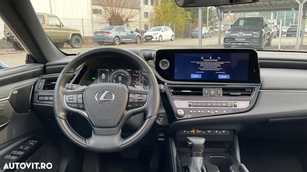 Lexus Seria ES 300h 2.5 TNGA HV 25H- 4X2 CVT Luxury - 14