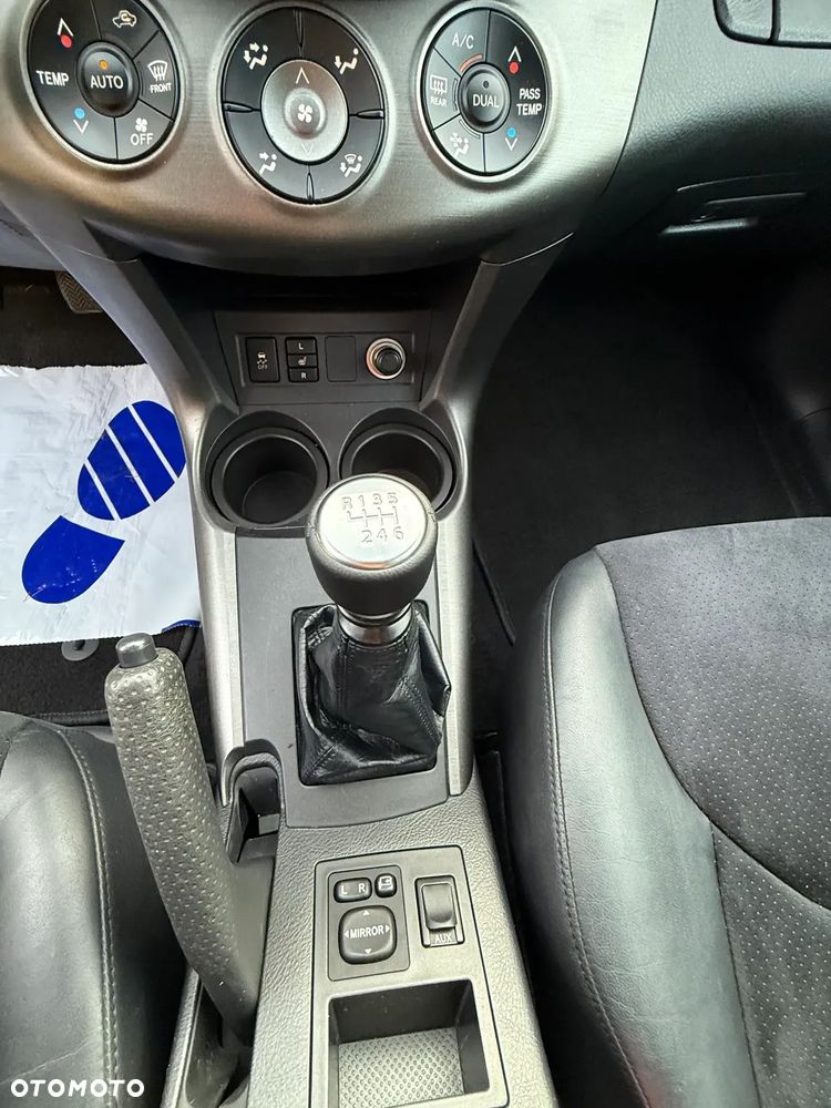 Toyota RAV4 2.0 VVT-i Premium - 29