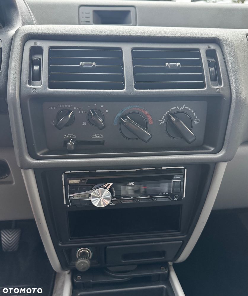 Mitsubishi Space Runner 1800 Cool - 13