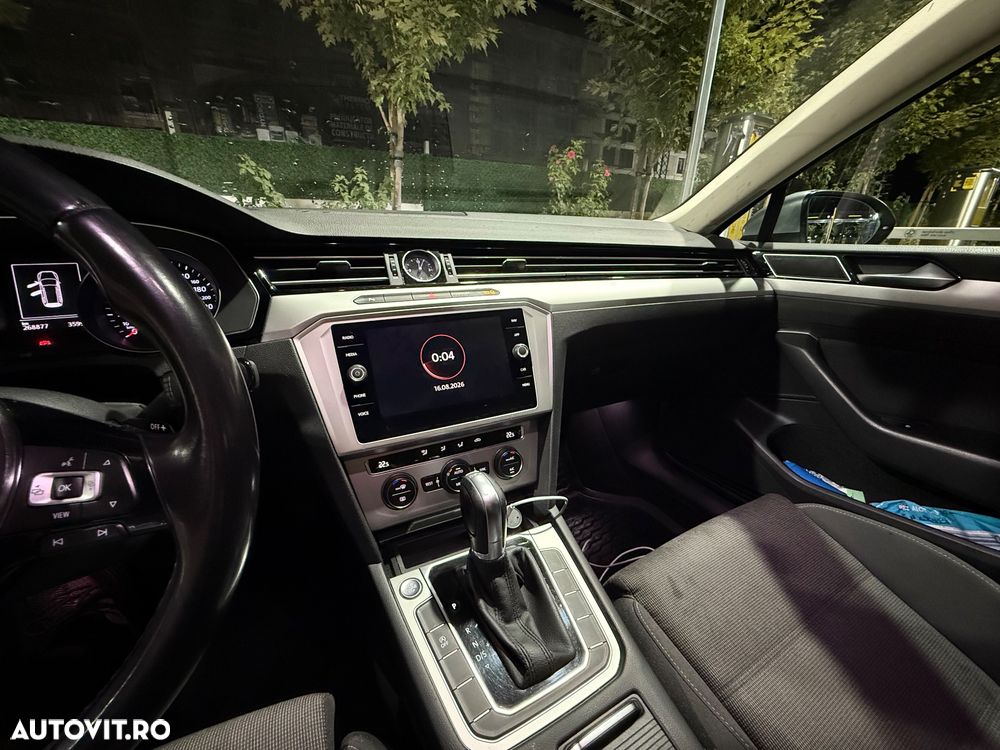 Volkswagen Passat 2.0 TDI DSG Highline - 18