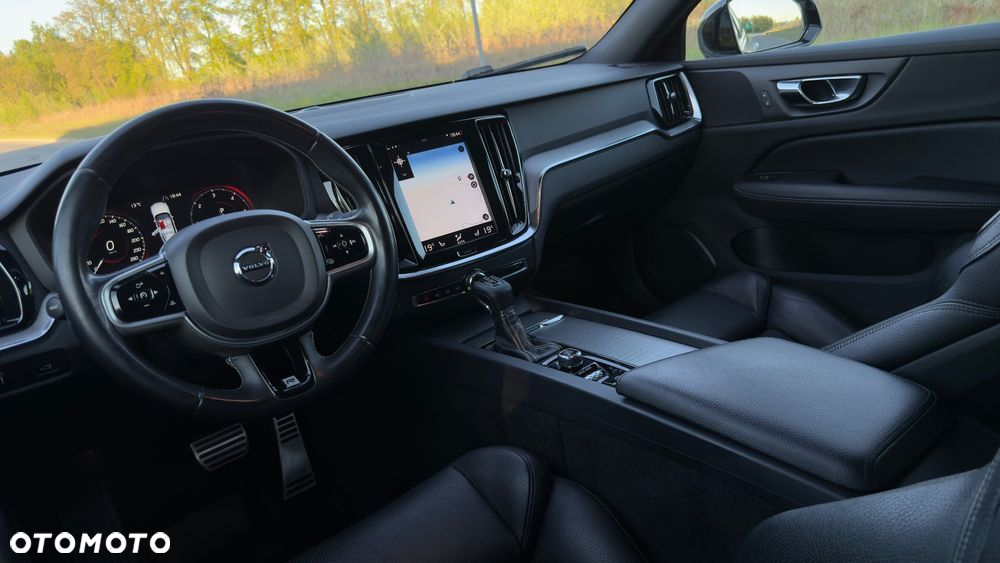 Volvo V60 D4 AWD Geartronic R-Design - 14