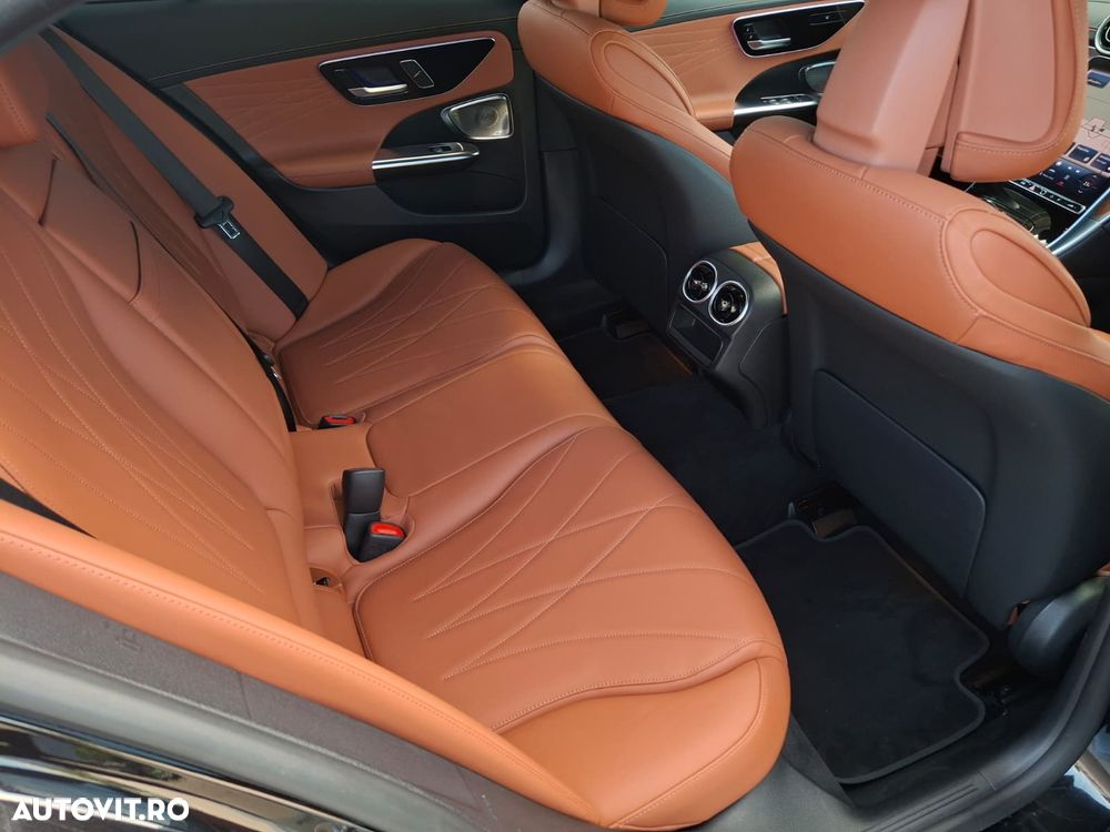 Mercedes-Benz C 300 e 4MATIC PHEV - 13